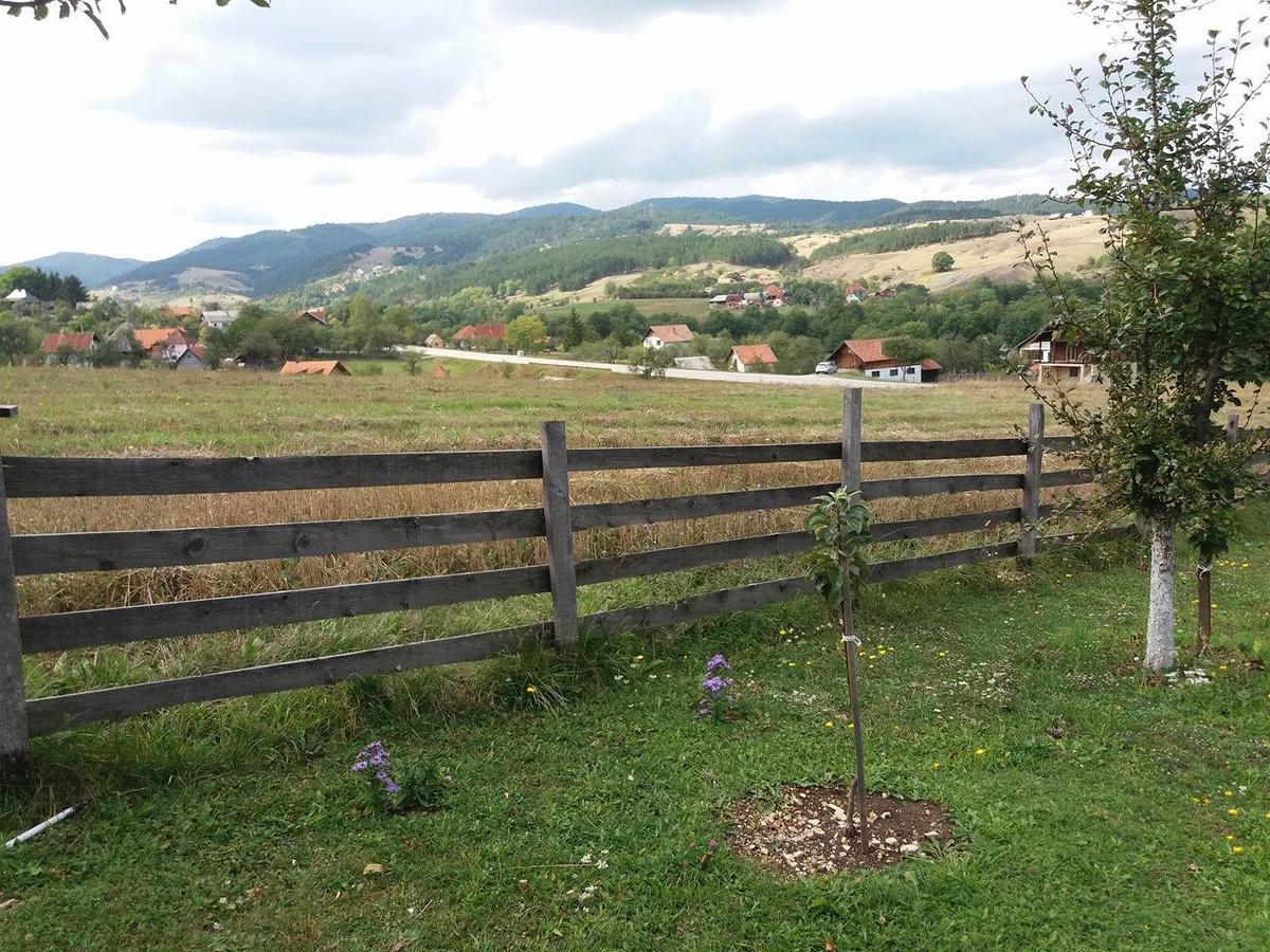 Holiday Home Vila Milka Kremna Bagian luar foto